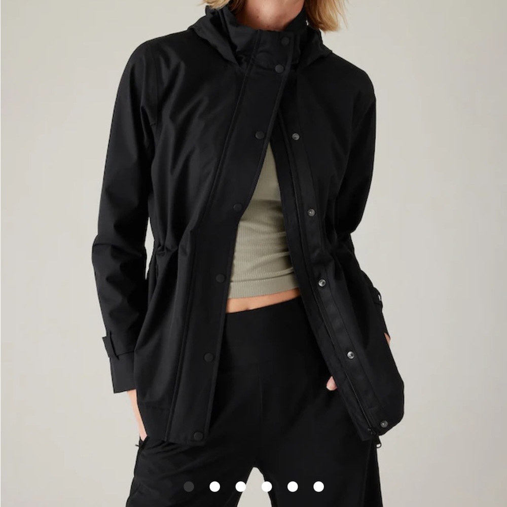 Athleta Rainout Sutro Trench Black